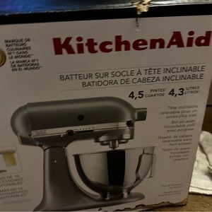Kitchen aid mixer with 4.5 quart